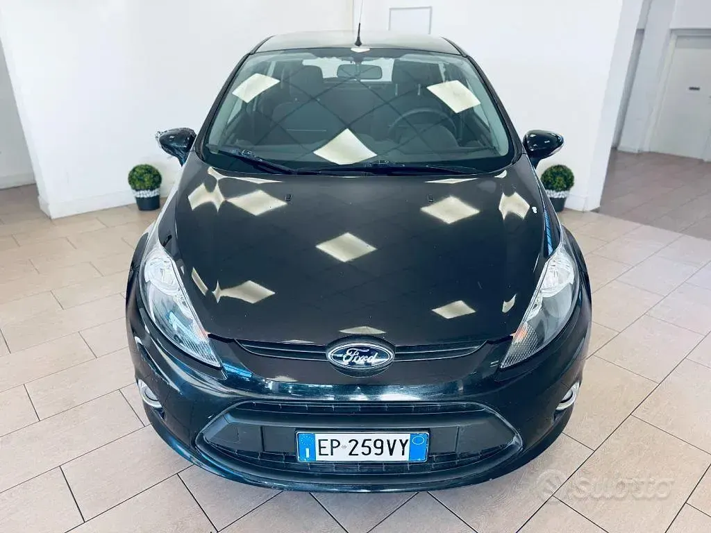 Usata Ford Fiesta Titanium 97 CV (71 kW) 2012 Nero Berlina