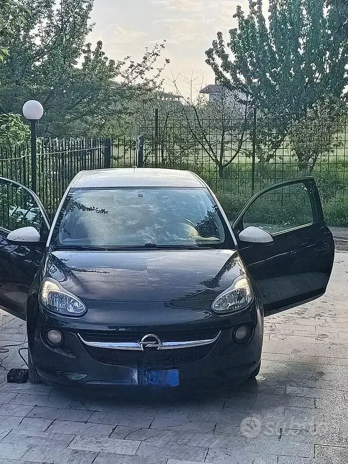 Usata Opel Adam 101 CV (74 kW) 2013 Nero Utilitaria