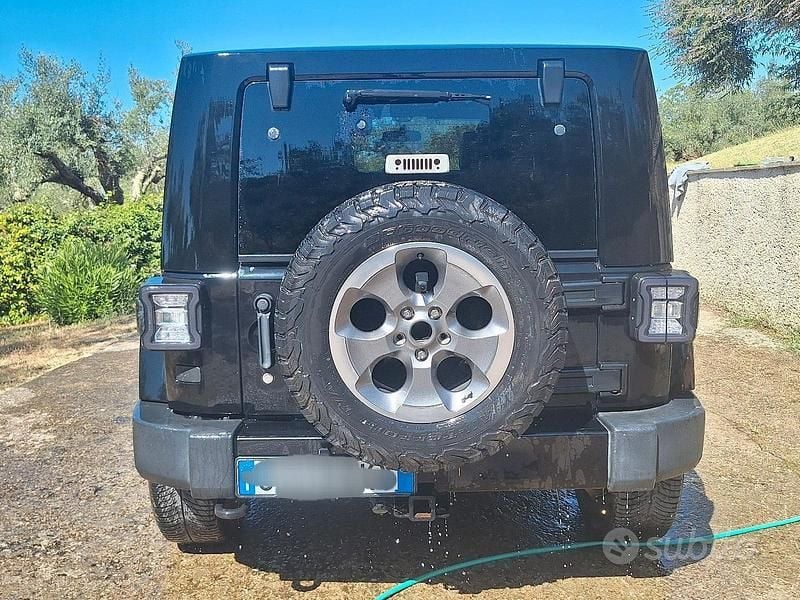 Usata Jeep Wrangler Unlimited Sahara 284 CV (208 kW) 2012 Nero SUV