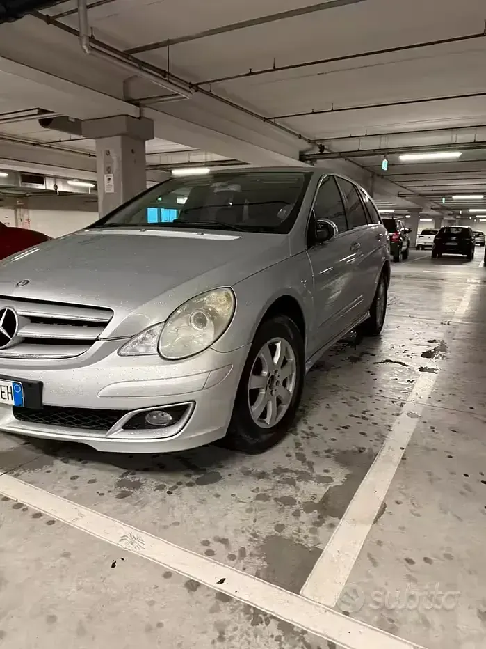 Usata Mercedes R320 224 CV (164 kW) 2006 Grigio Station wagon