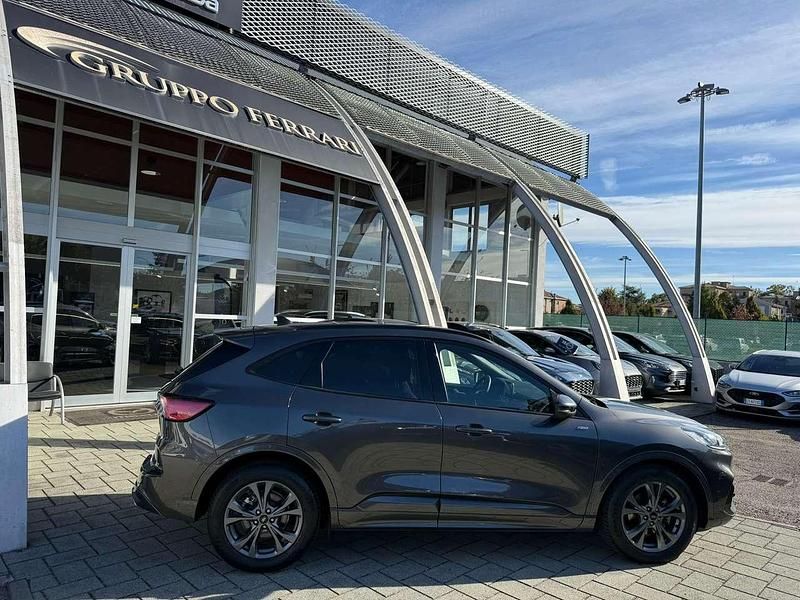 Usata Ford Kuga ST-Line 120 CV (88 kW) 2024 Blu/azzurro SUV