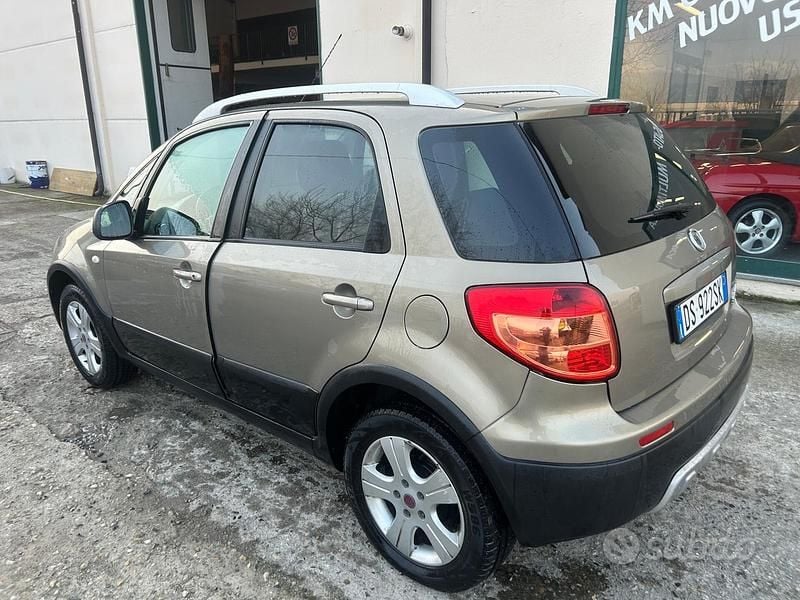 Usata Fiat Sedici Dynamic 107 CV (78 kW) 2008 Marrone SUV