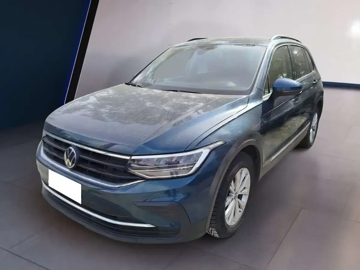 Usata VW Tiguan Life 150 CV (110 kW) 2023 Blu/azzurro SUV