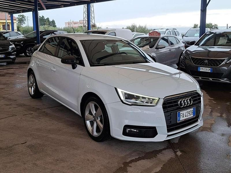Usata Audi A1 Ambiente 90 CV (66 kW) 2015 Bianco Utilitaria