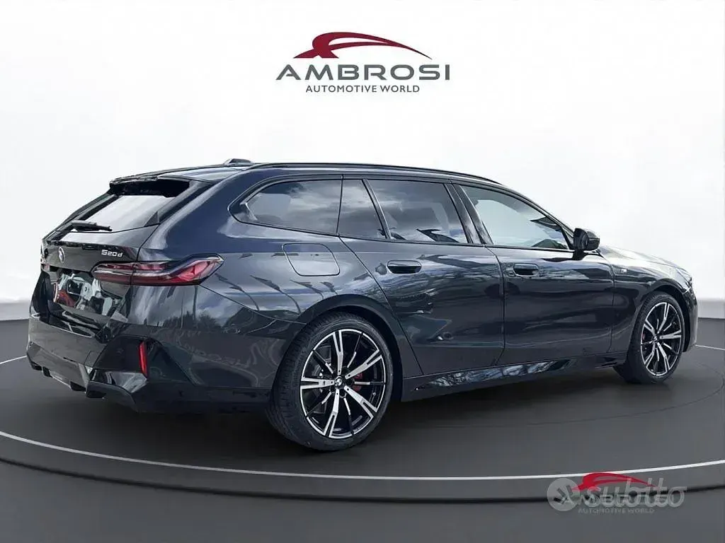 Usata BMW 520 M Sport 197 CV (144 kW) 2025 Grigio Station wagon
