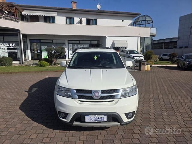 Usata Fiat Freemont 140 CV (102 kW) 2011 Bianco SUV