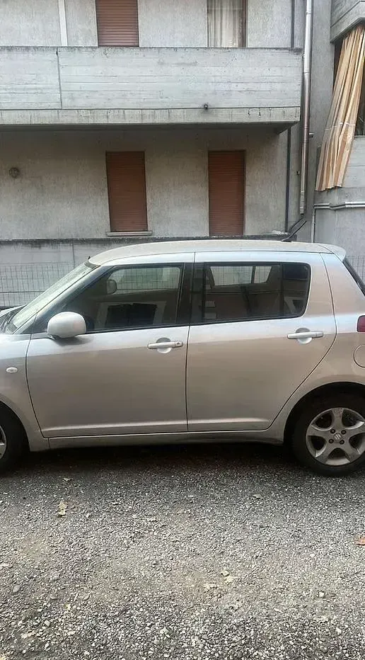 Usata Suzuki Swift GL 92 CV (67 kW) 2007 Grigio Utilitaria