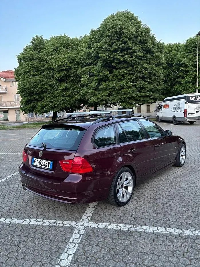 Begagnad BMW 320 Efficient Dynamics 177 HK (130 kW) 2009 Röd Kombi