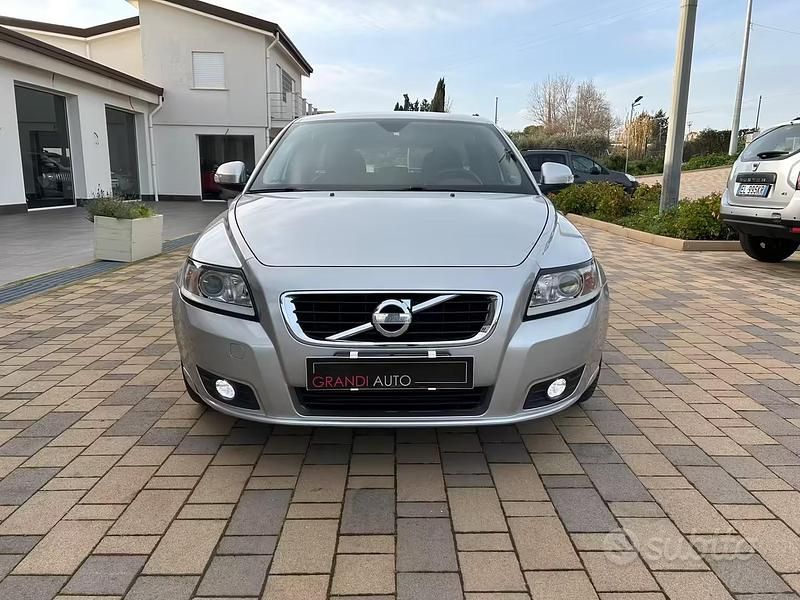 Usata Volvo V50 R-Design 115 CV (84 kW) 2012 Grigio Station wagon