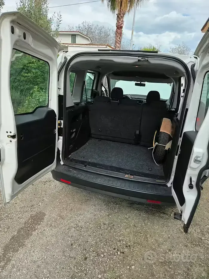 Usata Fiat Doblò 90 CV (66 kW) 2014 Bianco Monovolume