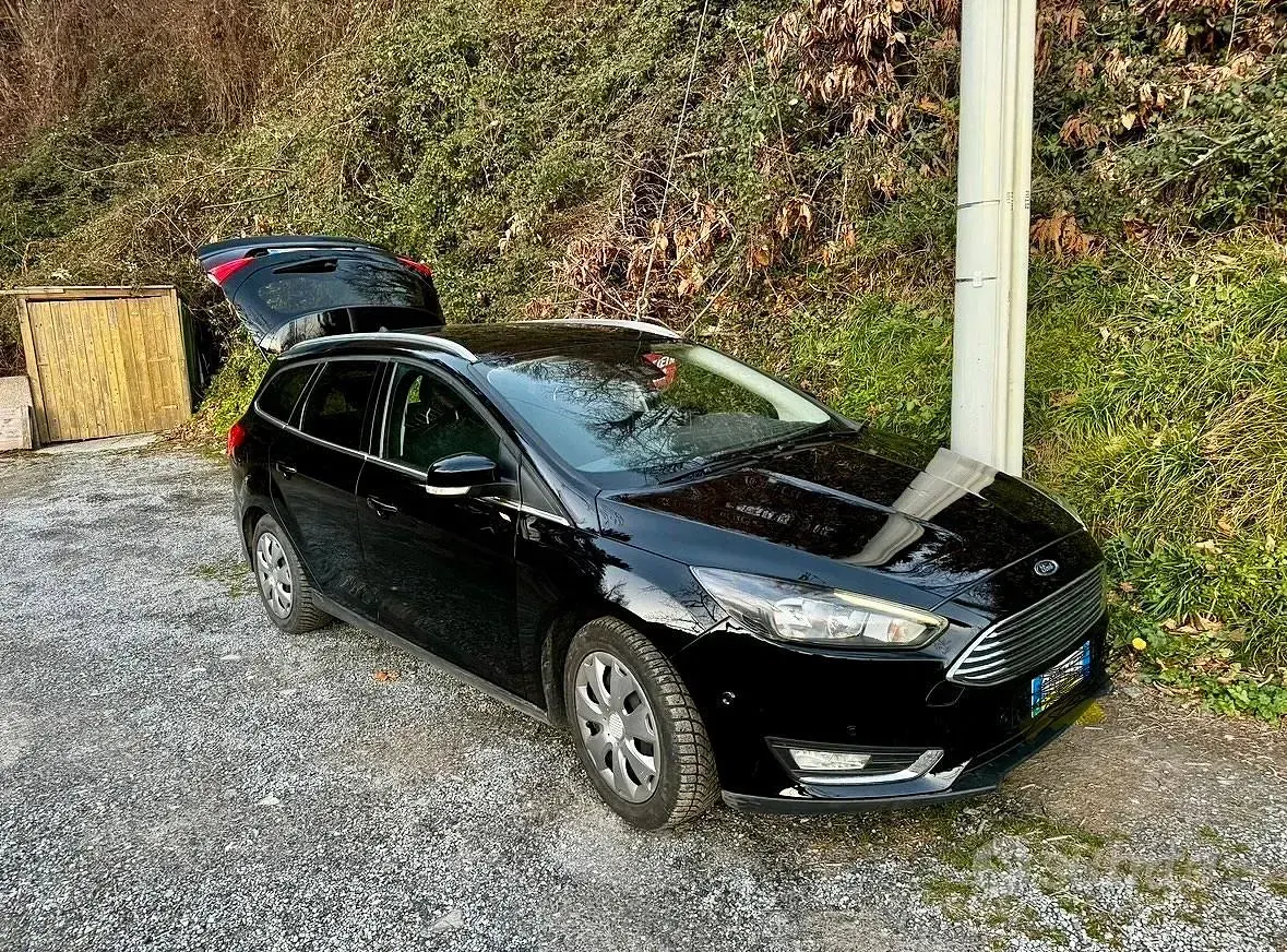 Usata Ford Focus 125 CV (91 kW) 2018 Nero Station wagon