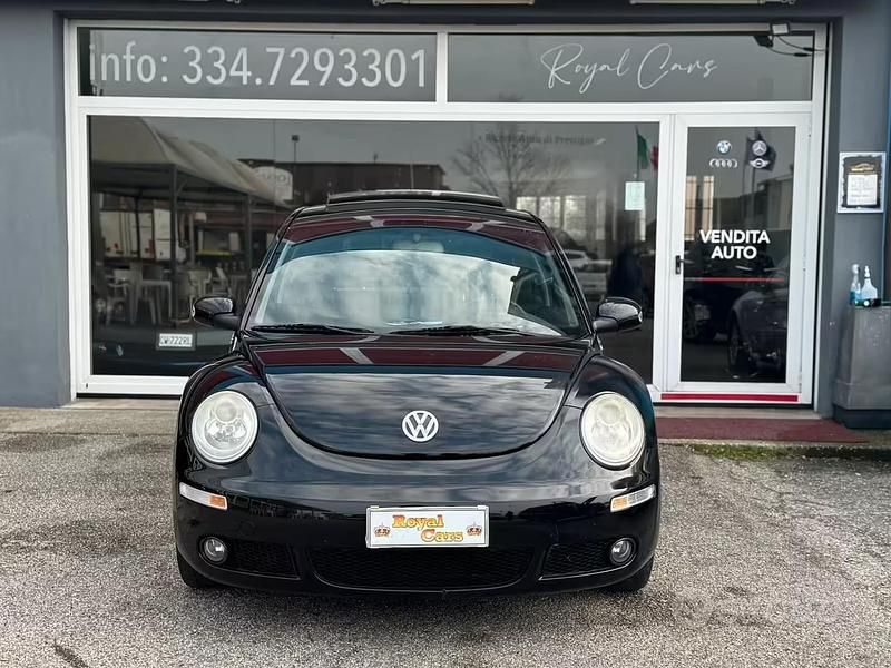 Usata VW New Beetle 105 CV (77 kW) 2006 Nero Utilitaria
