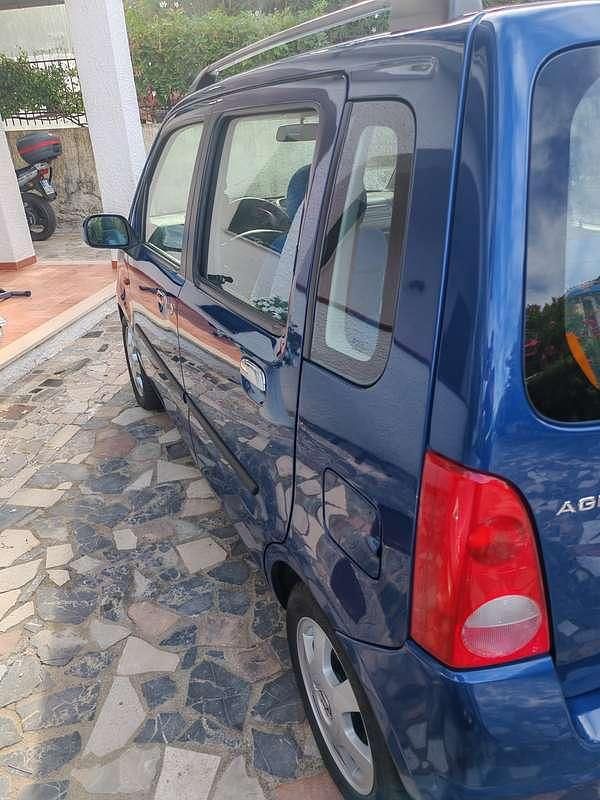 Usata Opel Agila 75 CV (55 kW) 2003 Blu/azzurro Utilitaria