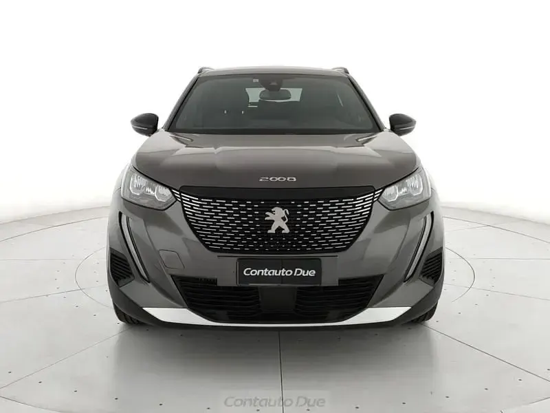 Usata Peugeot 2008 Allure 102 CV (75 kW) 2023 Grigio platinum SUV
