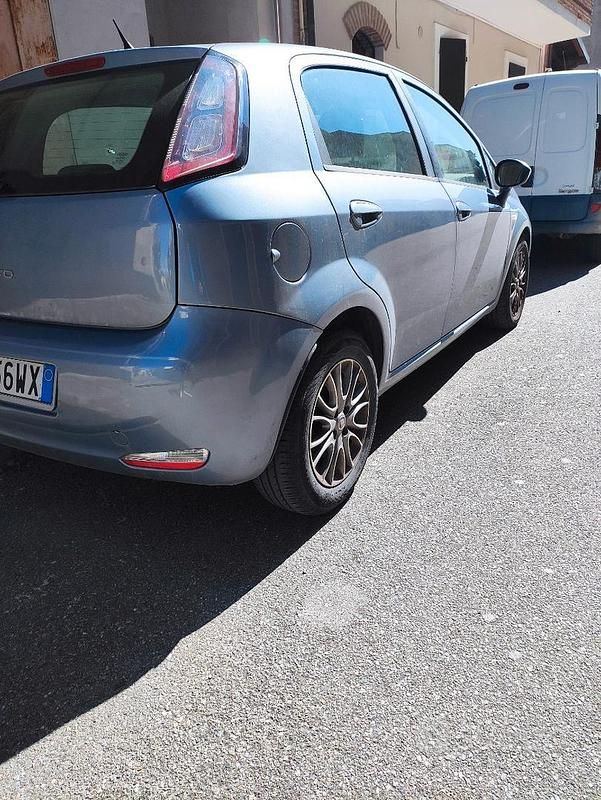 Usata Fiat Punto 95 CV (69 kW) 2012 Grigio Utilitaria