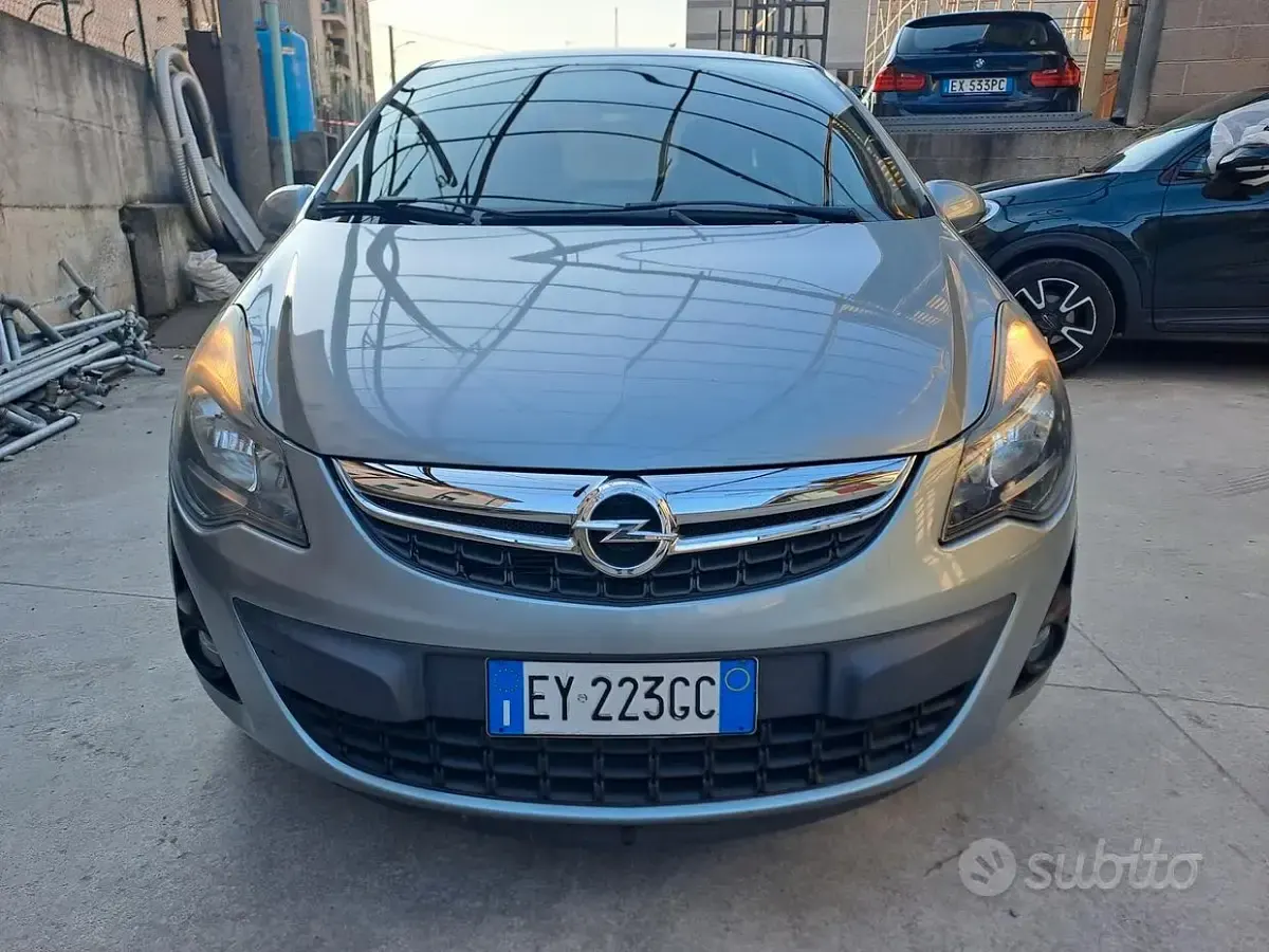 Usata Opel Corsa 85 CV (62 kW) 2015 Grigio Utilitaria