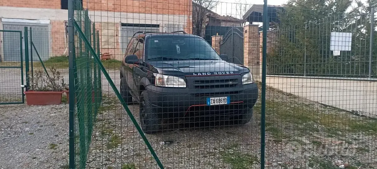 Usata Land Rover Freelander 111 CV (81 kW) 2002 Nero SUV