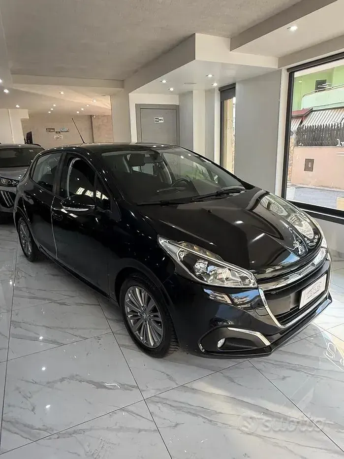 Usata Peugeot 208 Allure 75 CV (55 kW) 2016 Nero Utilitaria