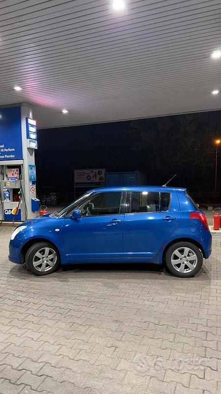 Usata Suzuki Swift 92 CV (67 kW) 2010 Blu Utilitaria