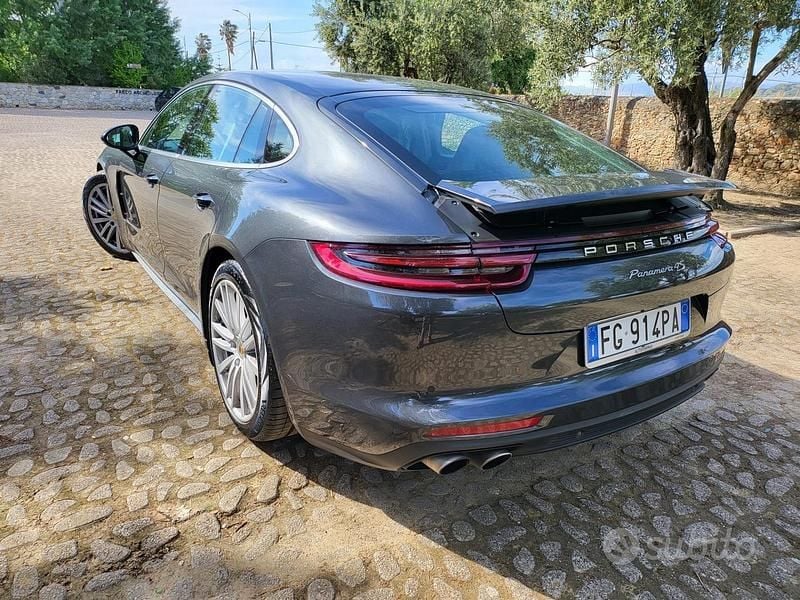 Usata Porsche Panamera 440 CV (323 kW) 2017 Grigio Berlina