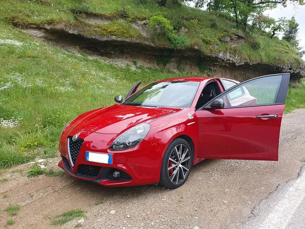 Usata Alfa Romeo Giulietta Quadrifoglio Verde 241 CV (177 kW) 2016 Rosso Utilitaria