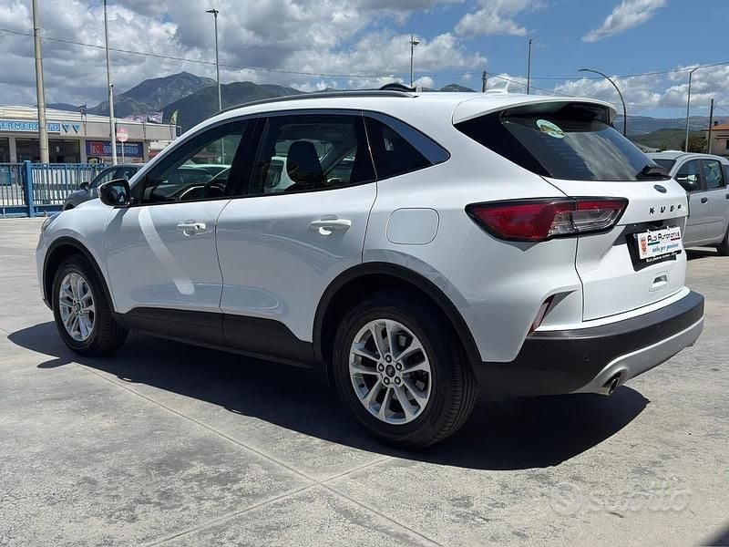 Usata Ford Kuga Titanium 120 CV (88 kW) 2022 Bianco SUV