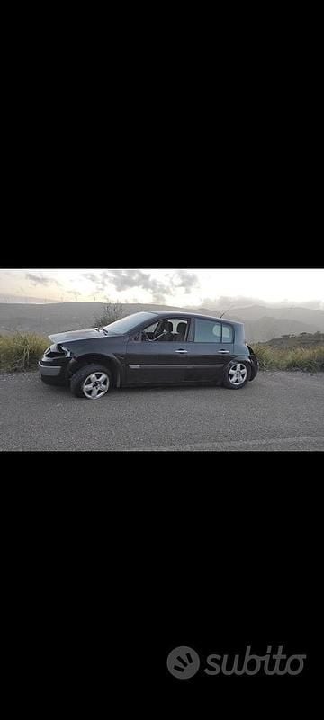 Usata Renault Mégane II 120 CV (88 kW) 2004 Nero Utilitaria