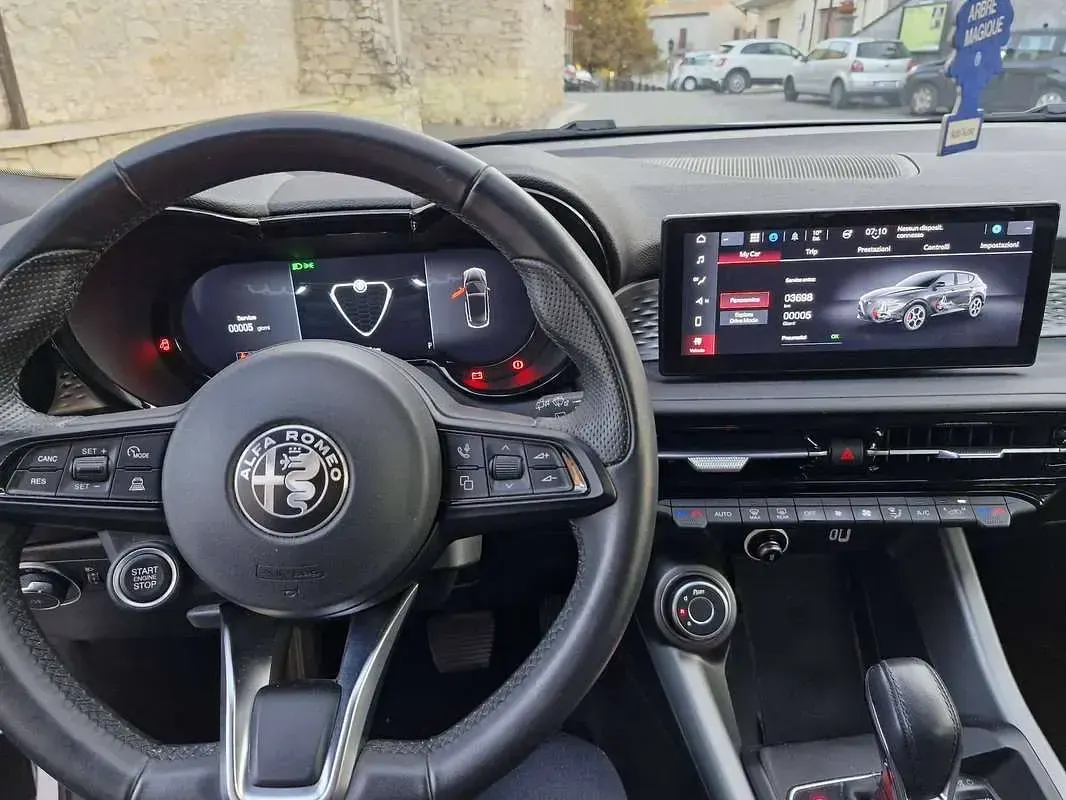 Usata Alfa Romeo Tonale Sprint 131 CV (96 kW) 2023 SUV