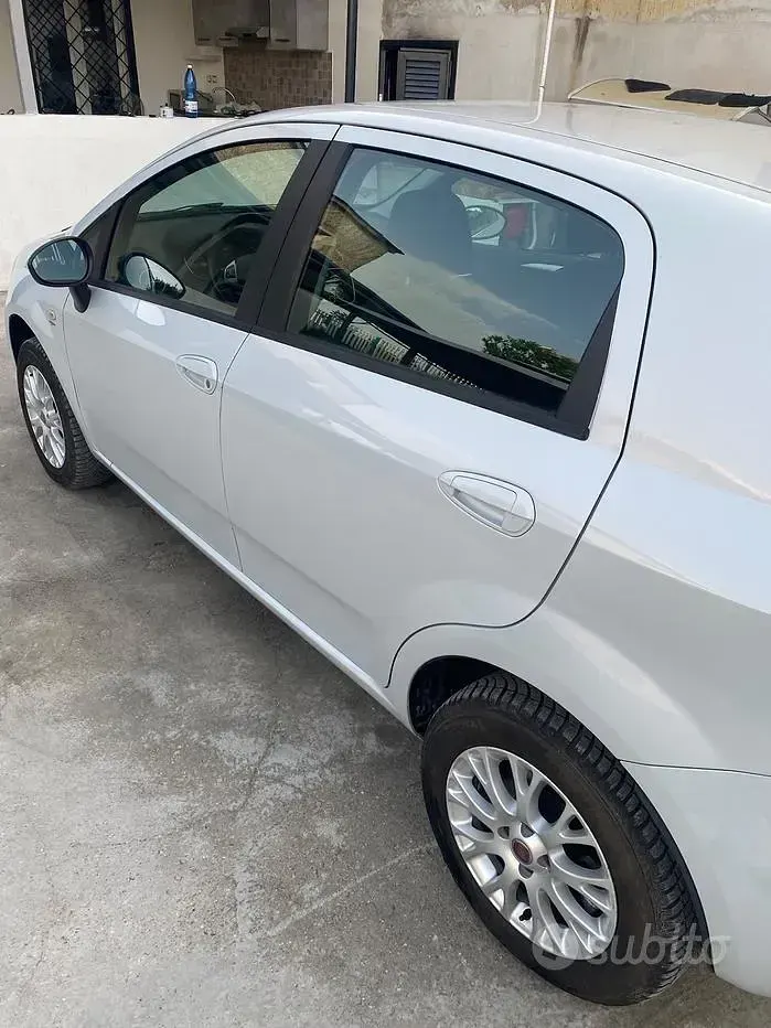 Usata Fiat Punto Evo Emotion 70 CV (51 kW) 2011 Grigio Utilitaria