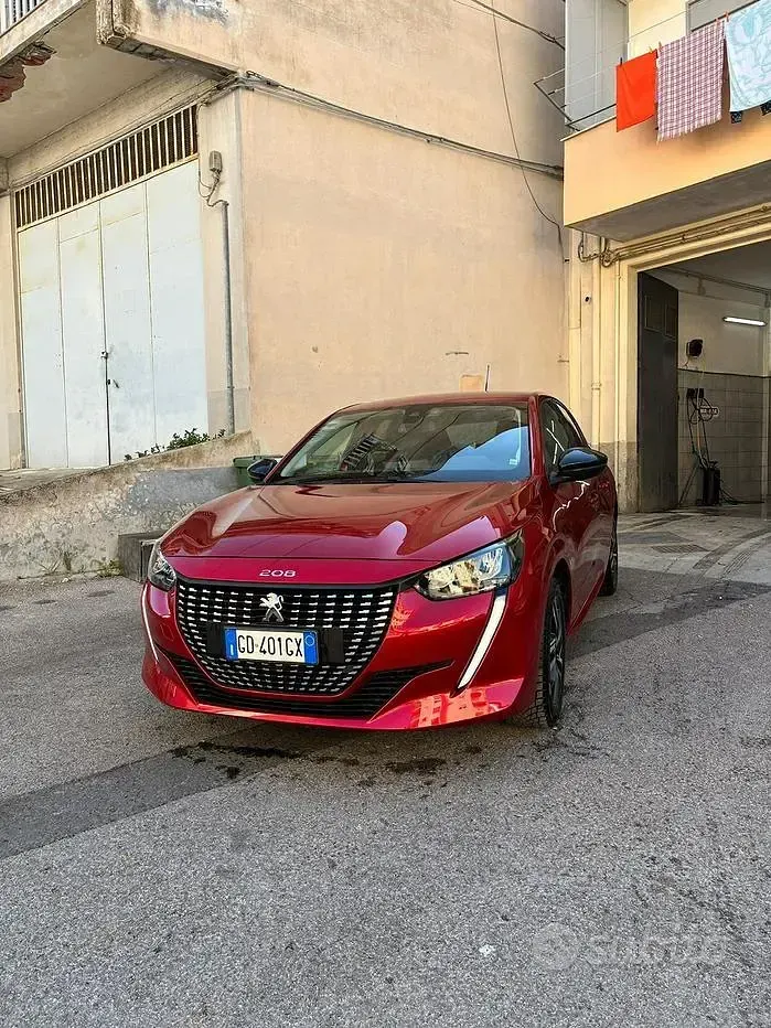 Usata Peugeot 208 102 CV (75 kW) 2021 Utilitaria