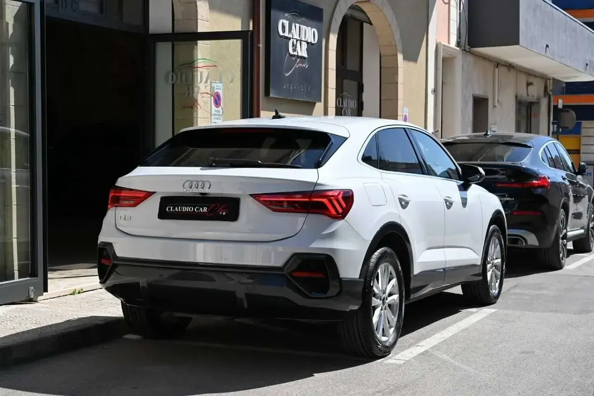 Usata Audi Q3 Sportback Ambiente 150 CV (110 kW) 2021 Bianco ghiaccio metall SUV