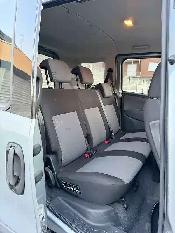 Usata Fiat Doblò Emotion 105 CV (77 kW) 2010 Monovolume