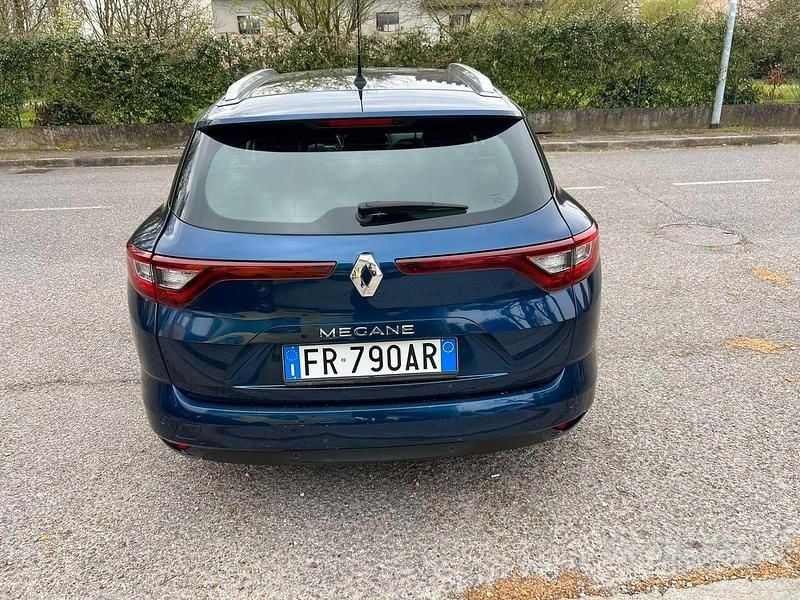 Usata Renault Mégane GrandTour Intens 110 CV (80 kW) 2018 Blu Station wagon