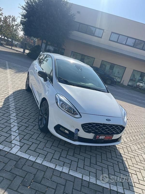 Usata Ford Fiesta Vignale 85 CV (62 kW) 2018 Bianco Berlina