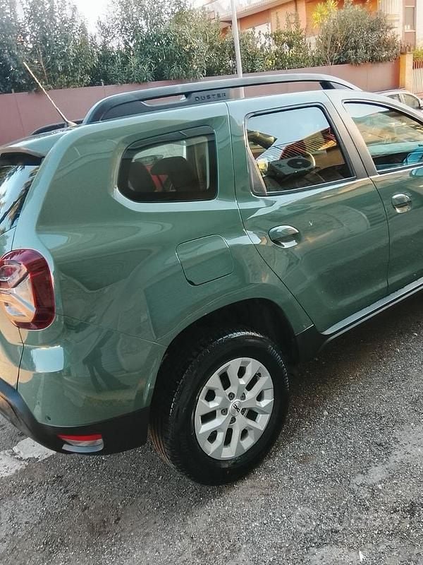 Usata Dacia Duster 90 CV (66 kW) 2023 Verde Station wagon