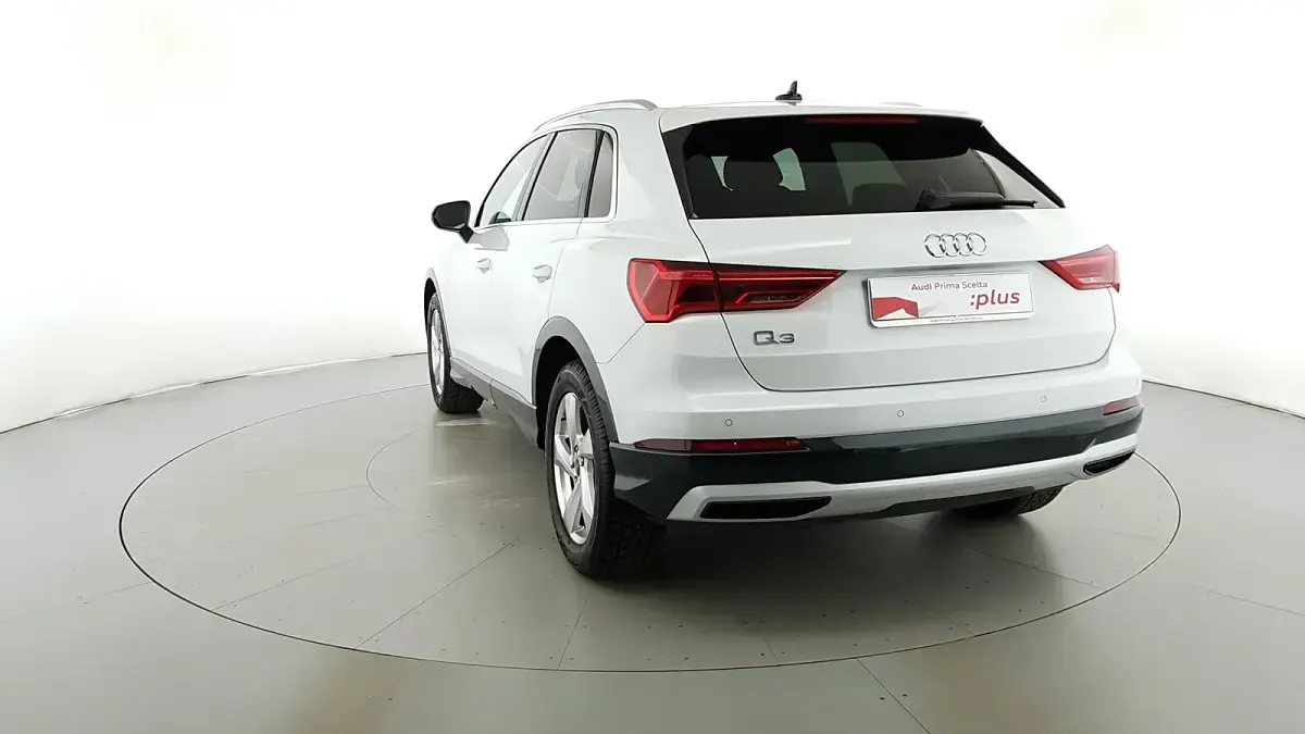 Usata Audi Q3 Advanced 150 CV (110 kW) 2024 Bianco ghiaccio metallizzato SUV