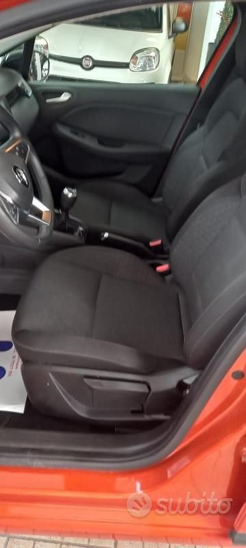 Usata Renault Clio V Equilibre 65 CV (47 kW) 2023 Arancione Berlina