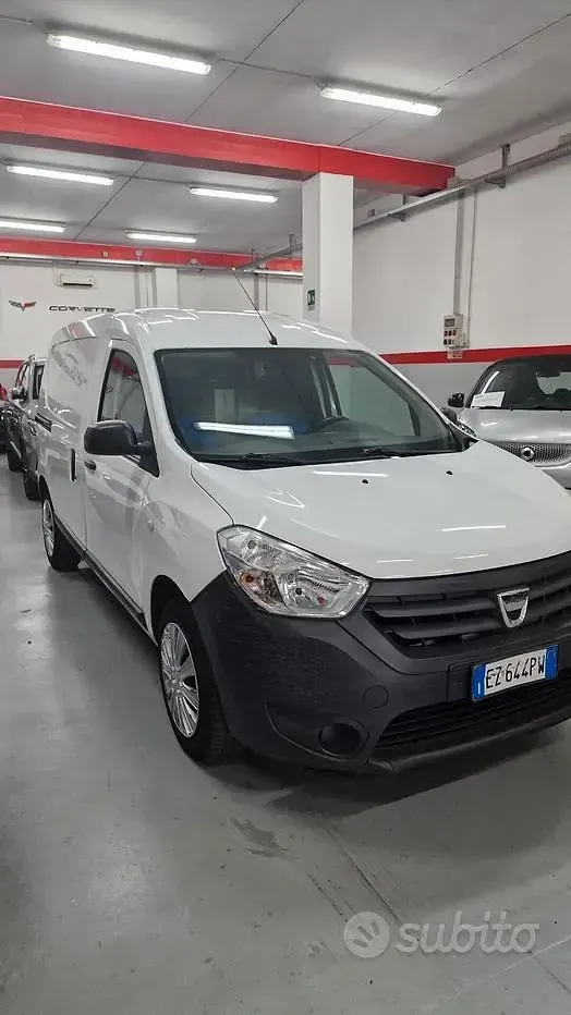 Usata Dacia Dokker Ambiance 75 CV (55 kW) 2015 Bianco Monovolume