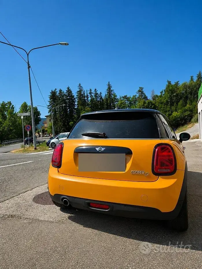Usata Mini Cooper D 116 CV (85 kW) 2015 Giallo Utilitaria