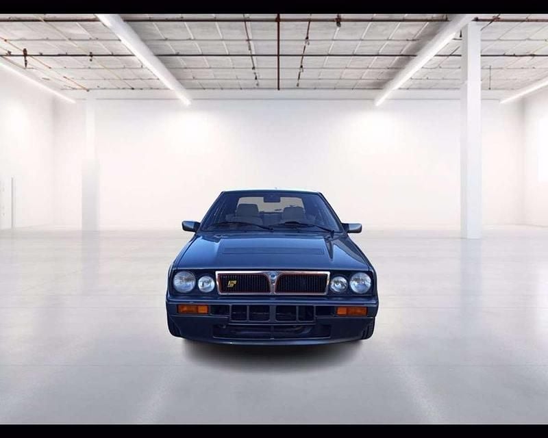 Usata Lancia Delta 196 CV (144 kW) 1990 Grigio metallizzato Utilitaria