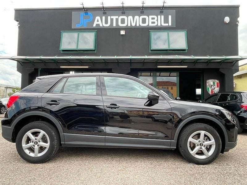 Nero Usata 2023 Audi Q2 Business SUV | 24.990 € (Buon prezzo) - Immagine 1/4