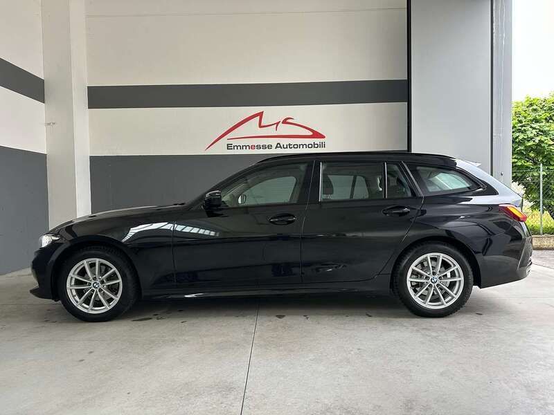 Usata BMW 320 190 CV (139 kW) 2023 Black sapphire metallic Station wagon