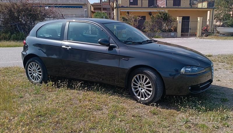 Usata Alfa Romeo 147 2010 Grigio Utilitaria