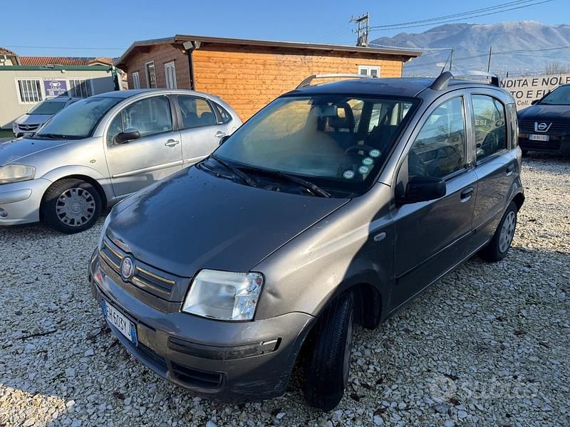 Marrone Usata 2011 Fiat Panda Active Tre volumi | 2900 € (Buon prezzo) - Immagine 1/4