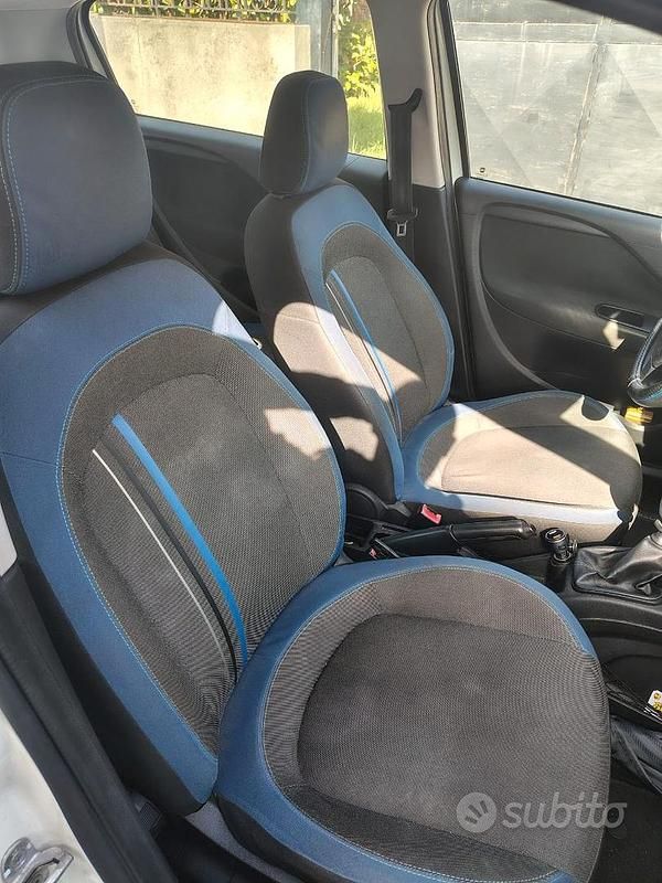 Usata Fiat Punto 77 CV (56 kW) 2013 Bianco Utilitaria