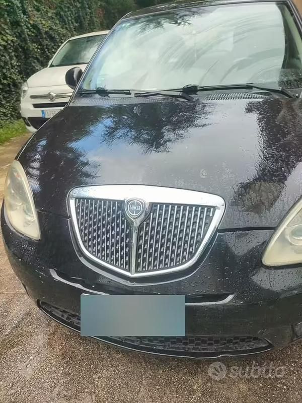 Usata Lancia Ypsilon 75 CV (55 kW) 2011 Nero Utilitaria