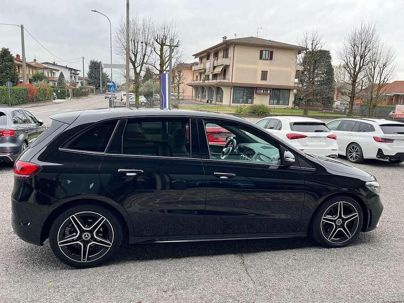 Usata Mercedes B200 Premium 150 CV (110 kW) 2019 Nero Monovolume
