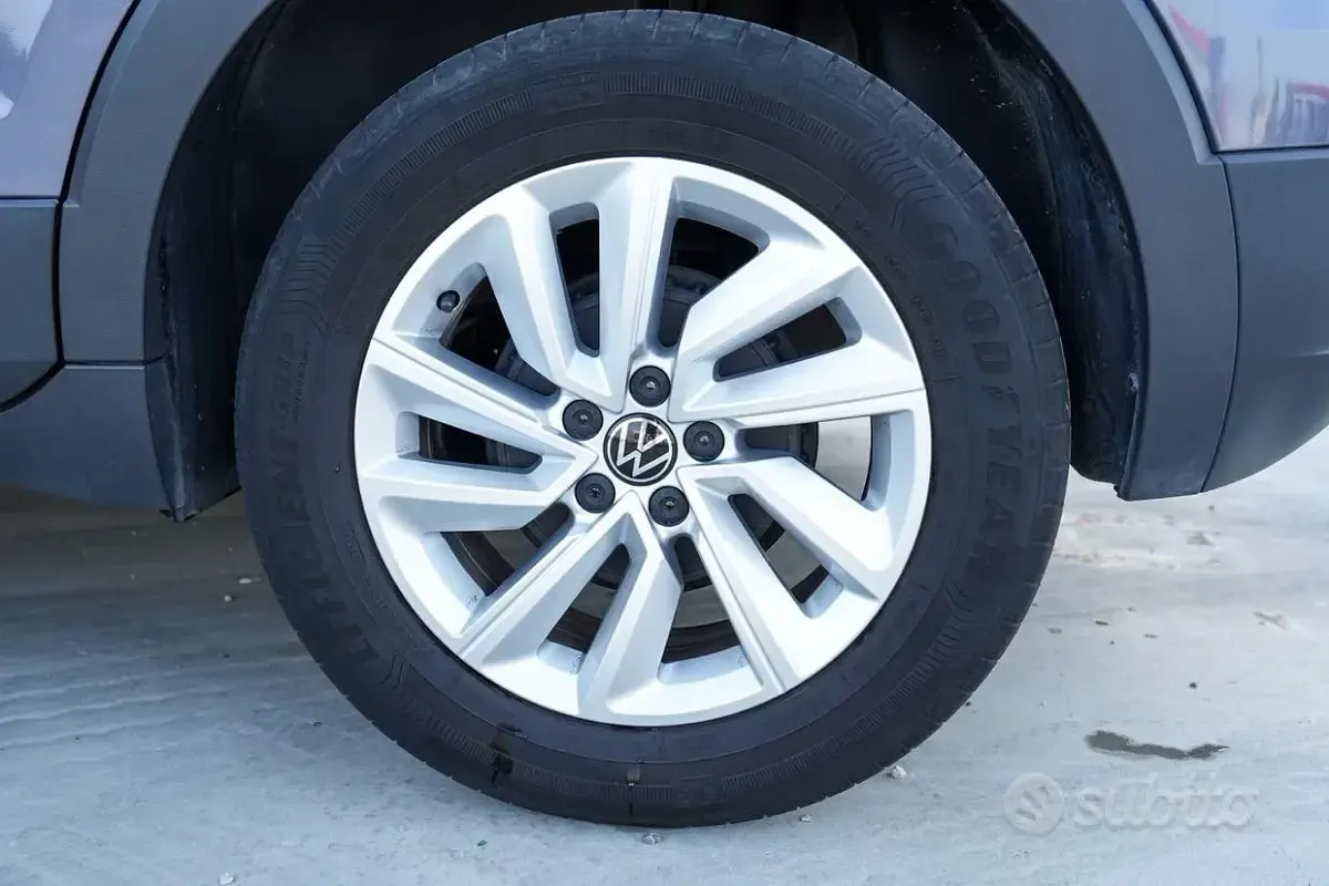 Usata VW T-Cross Style 95 CV (69 kW) 2022 Grigio SUV