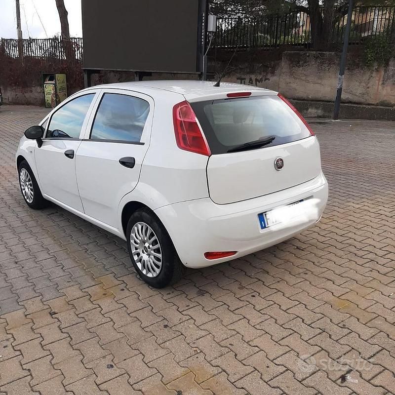 Usata Fiat Punto 95 CV (69 kW) 2017 Utilitaria