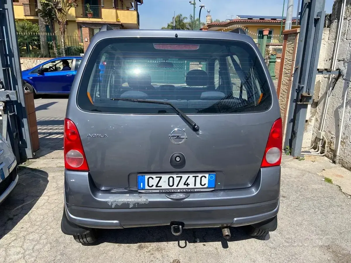 Usata Opel Agila 60 CV (44 kW) 2005 Grigio Monovolume